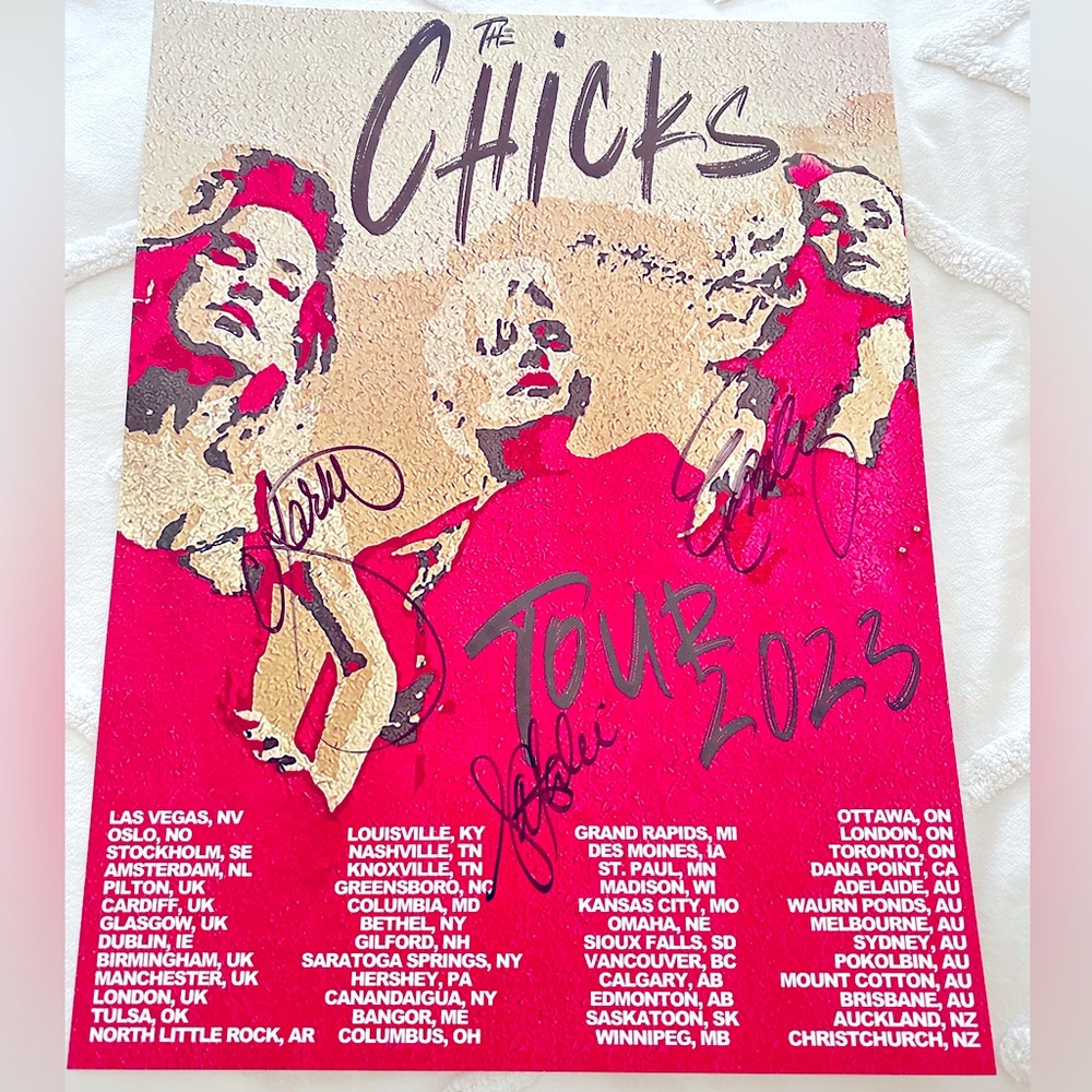 (Dixie) Chicks fans! Autographed Concert Poster
